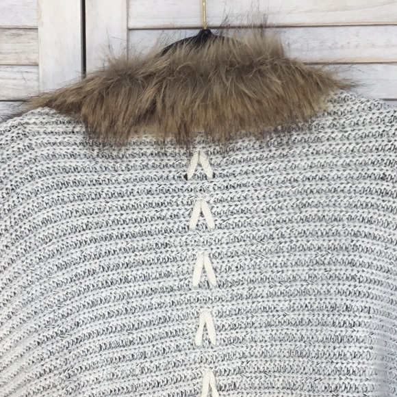 Pinklicious Faux Fur Collar Knit Sweater/Shrug S - Picture 7 of 10